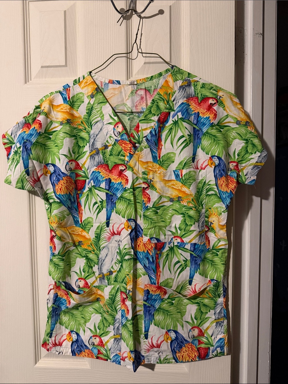 Tropical Parrot Print V-Neck Women's Scrub Top - White Multi